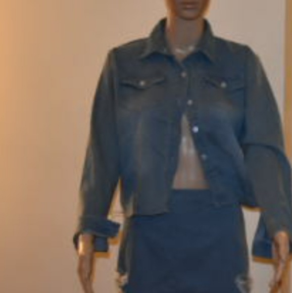 Two piece skirt and jacket - Picture 2 of 3